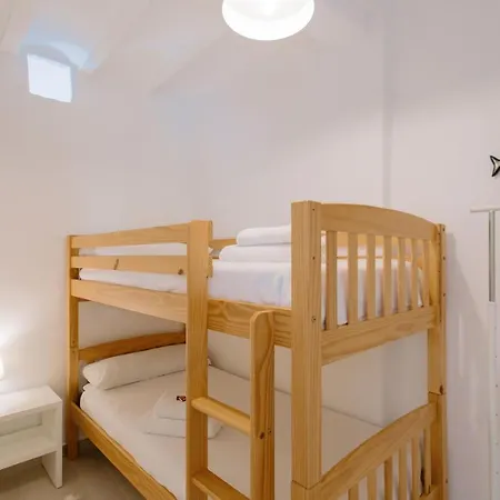 Antic Rio Apartment